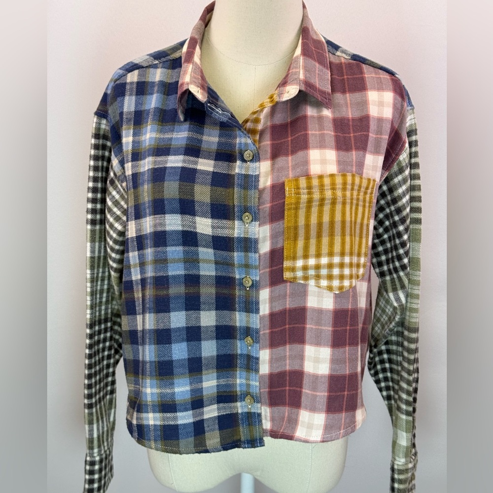 American Eagle Women's Cropped Patchwork Plaid Flannel Shirt‎ Size SP
